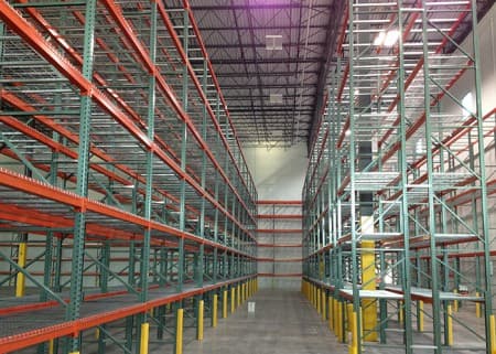 Heavy duty teardrop pallet racking warehouse storage system